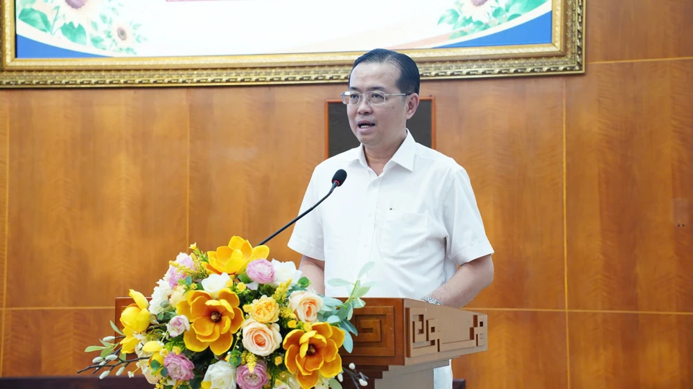 nguoi-hoat-dong-khong-chuyenn-trach-phuong-dien-hong2.jpg