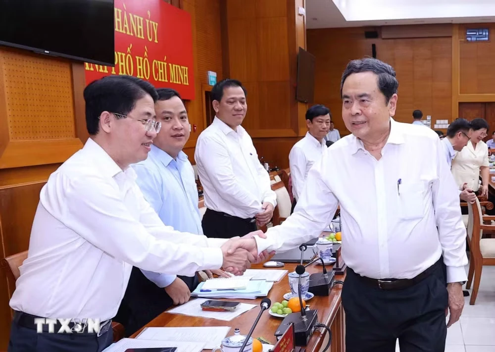 Chủ tịch Quốc hội Trần Thanh Mẫn: TP.HCM sớm hoàn thiện dự thảo Luật Đô thị đặc biệt cùng khung thể chế vượt trội-ban-thuong-vu-thanh-uy-thanh-pho-ho-chi-minh-2905-1.jpg