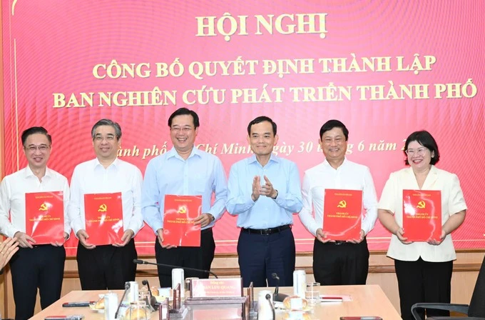 ban-nghien-cuu-phat-trien-tphcm (1).jpg