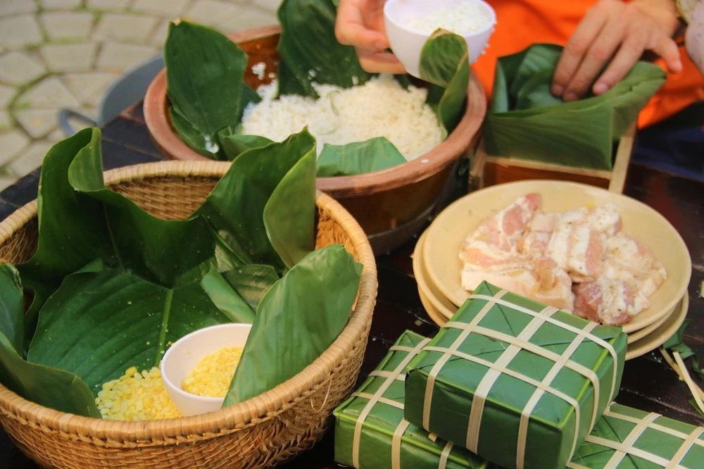 Toàn bộ bánh chưng của hội thi sẽ được dâng lên vua Hùng trong ngày 10 tháng 4. Ảnh: THẢO PHƯƠNG