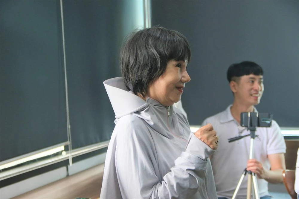 Bà Phạm Thị Hoàng mong muốn tham gia một chuyến tắm rừng để trải nghiệm những điều tuyệt vời từ thiên nhiên. Ảnh: THẢO PHƯƠNG.