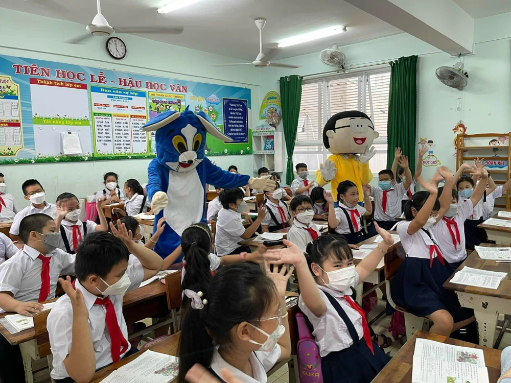 Trường Tiểu học Bùi Thị Xuân tổ chức thiếu nhi cho các HS. Ảnh: FB nhà trường