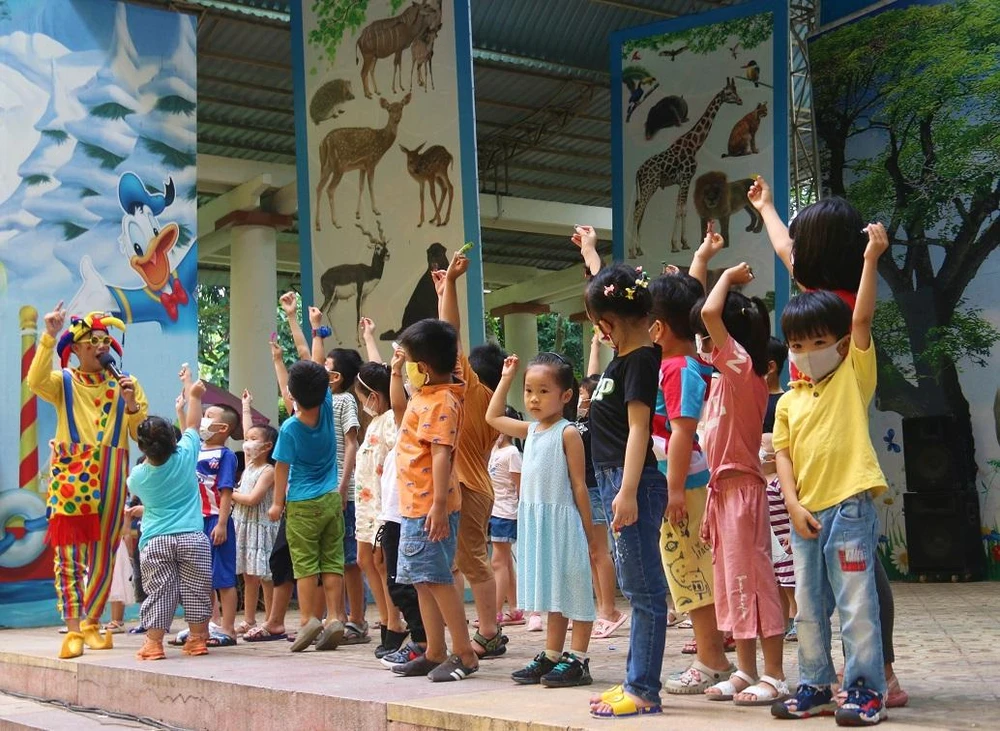 Nhiều trẻ em tỏ ra thích thú khi được vui chơi dịp lễ. Ảnh: THẢO PHƯƠNG