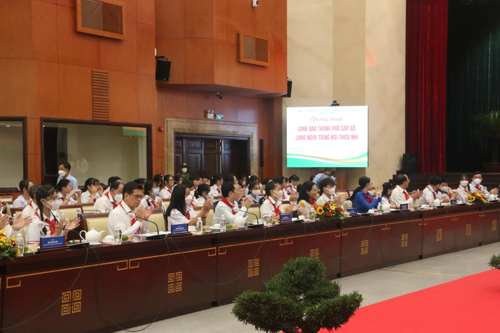 Chương trình “Lãnh đạo TP gặp gỡ, lắng nghe tiếng nói thiếu nhi năm 2022”. Ảnh: THẢO PHƯƠNG