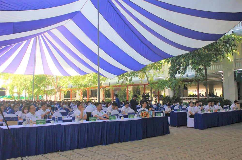 Chương trình với chủ đề “Chỉ một trái đất” được đông đảo sinh viên hưởng ứng. Ảnh: THẢO PHƯƠNG