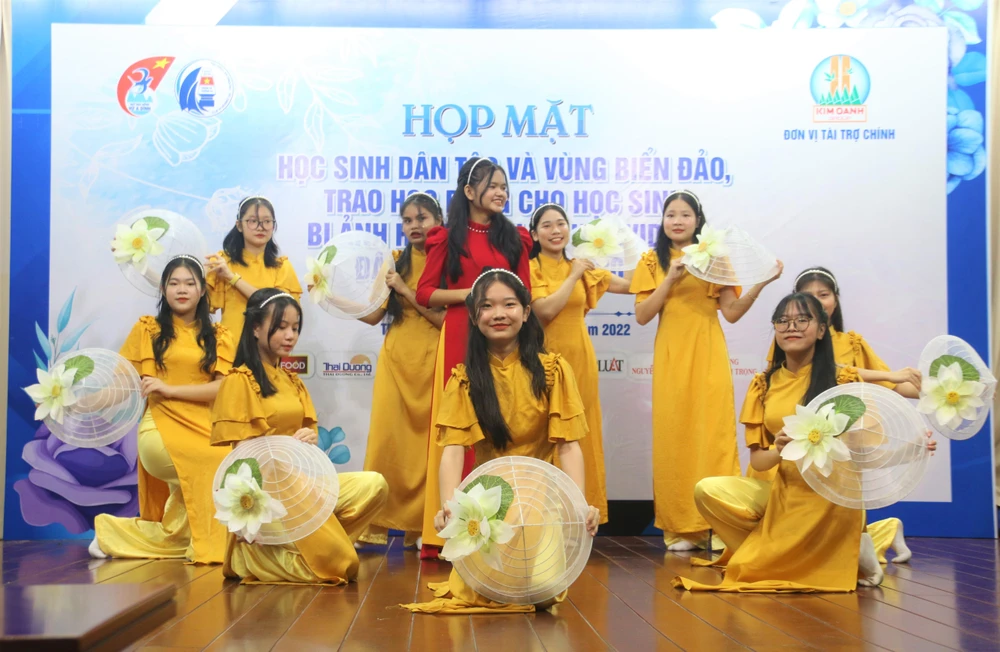 Chương trình họp mặt đầu năm học 2022 - 2023 cho các học sinh thuộc dự án "Ươm mầm tương lai". Ảnh: THẢO PHƯƠNG