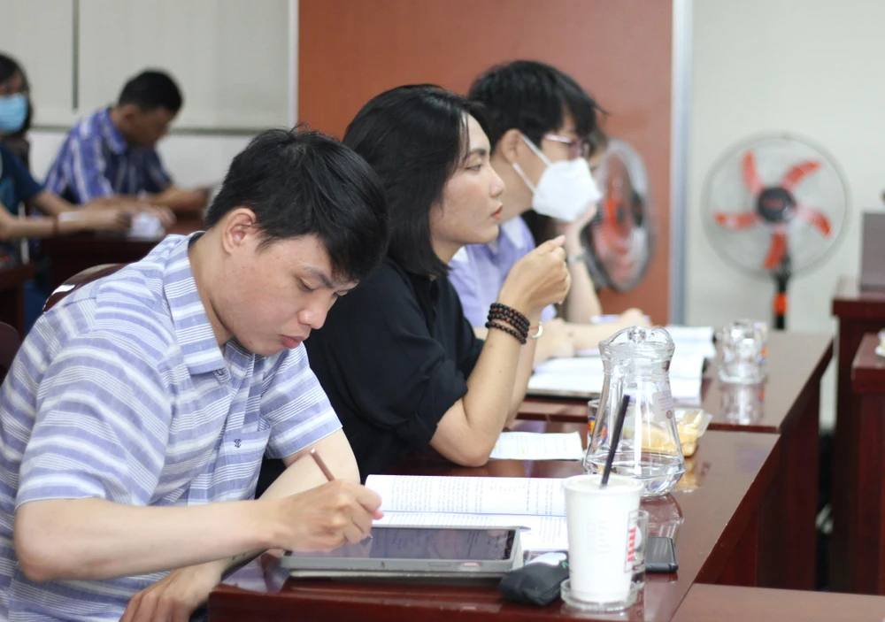 Dịch bệnh COVID-19 kéo dài tác động đáng kể đến sức khỏe tâm thần và học tập của HSSV trên toàn thế giới. Ảnh: BTC