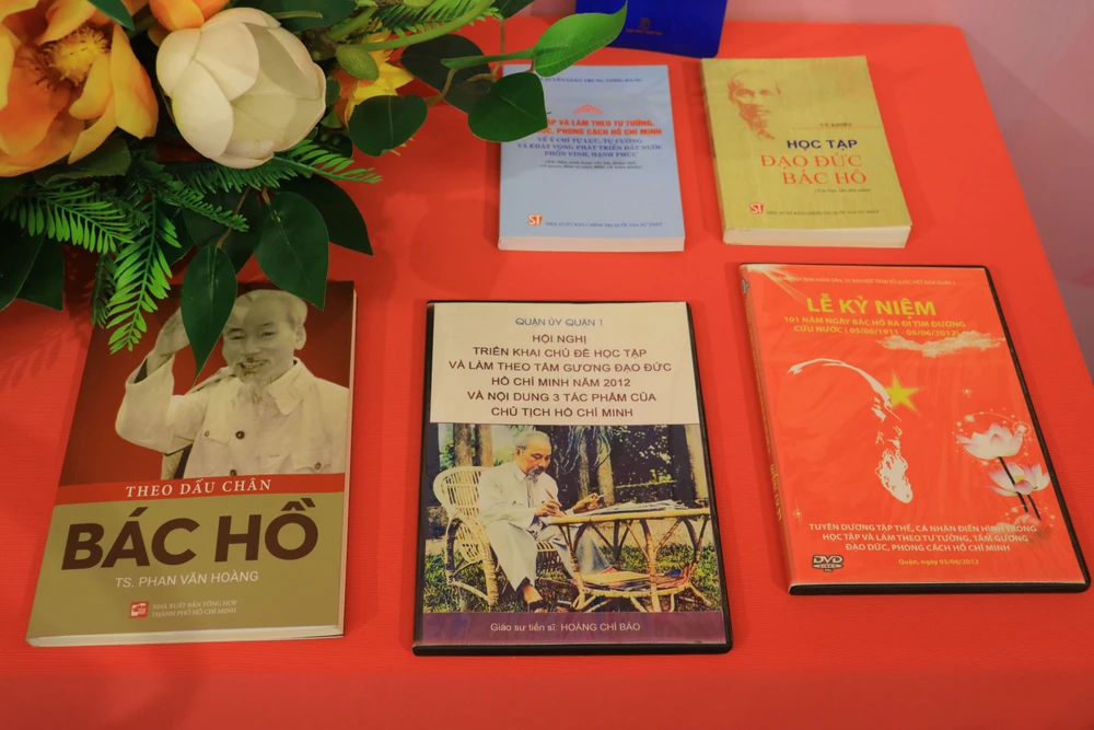 Các tư liệu, sách tham khảo, tài liệu đọc thêm về Bác và cuộc đời hoạt động của Bác được trích từ thư viện trường và một số do giáo viên đóng góp.