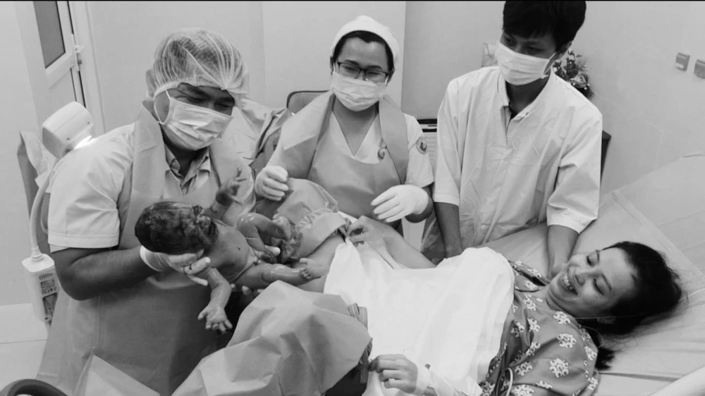 Có ba bé trai và hai bé gái được sinh ra vào đúng thời khắc giao thừa. Ảnh: TRẦN MINH Có ba bé trai và hai bé gái được sinh ra vào đúng thời khắc giao thừa. Ảnh: TRẦN MINH