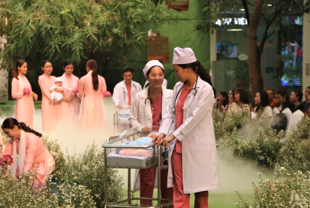 “Qua chương trình, chúng tôi mong muốn mọi người chia sẻ, đồng hành cùng những phụ nữ kém may mắn để có thêm những đứa trẻ không phải mồ côi vì bị bỏ rơi, để có thêm những gia đình tràn ngập tiếng cười, tràn ngập yêu thương và hạnh phúc” - đại diện Ban tổ chức chia sẻ.