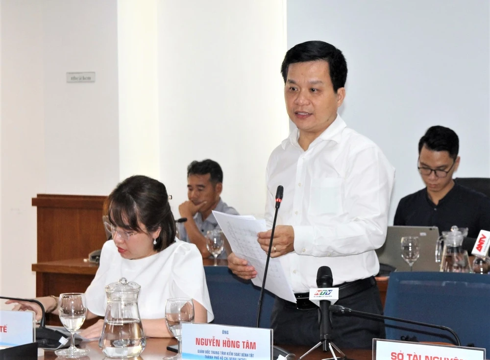 Ông Nguyễn Hồng Tâm, Giám đốc Trung tâm Kiểm soát bệnh tật TP.HCM phát biểu. Ảnh: THẢO PHƯƠNG