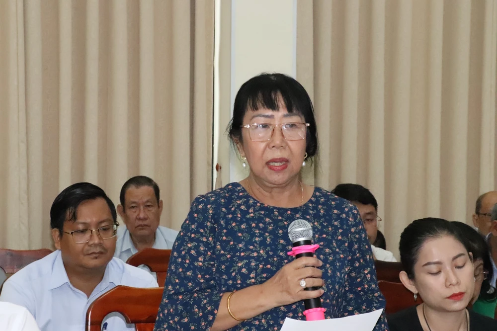 Bà Thi Thị Tuyết Nhung, Nguyên Trưởng Ban Văn hóa - Xã hội Hội đồng nhân dân TP, phát biểu tại hội nghị. Ảnh: MTTQ