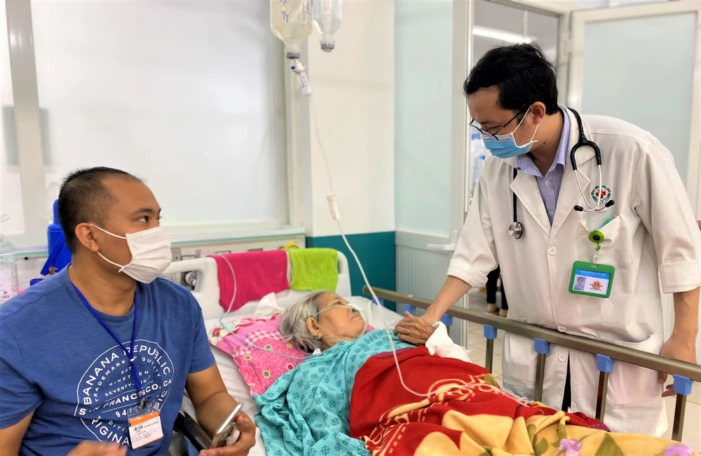 Bệnh nhân điều trị đột quỵ tại Bệnh viện Nhân dân 115. Ảnh: BVCC