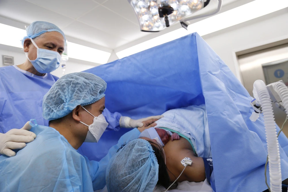 thông van tim bào thai