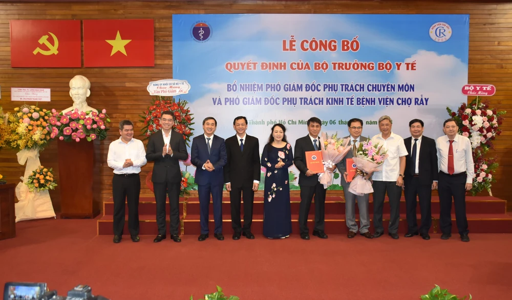 phó giám đốc - 1