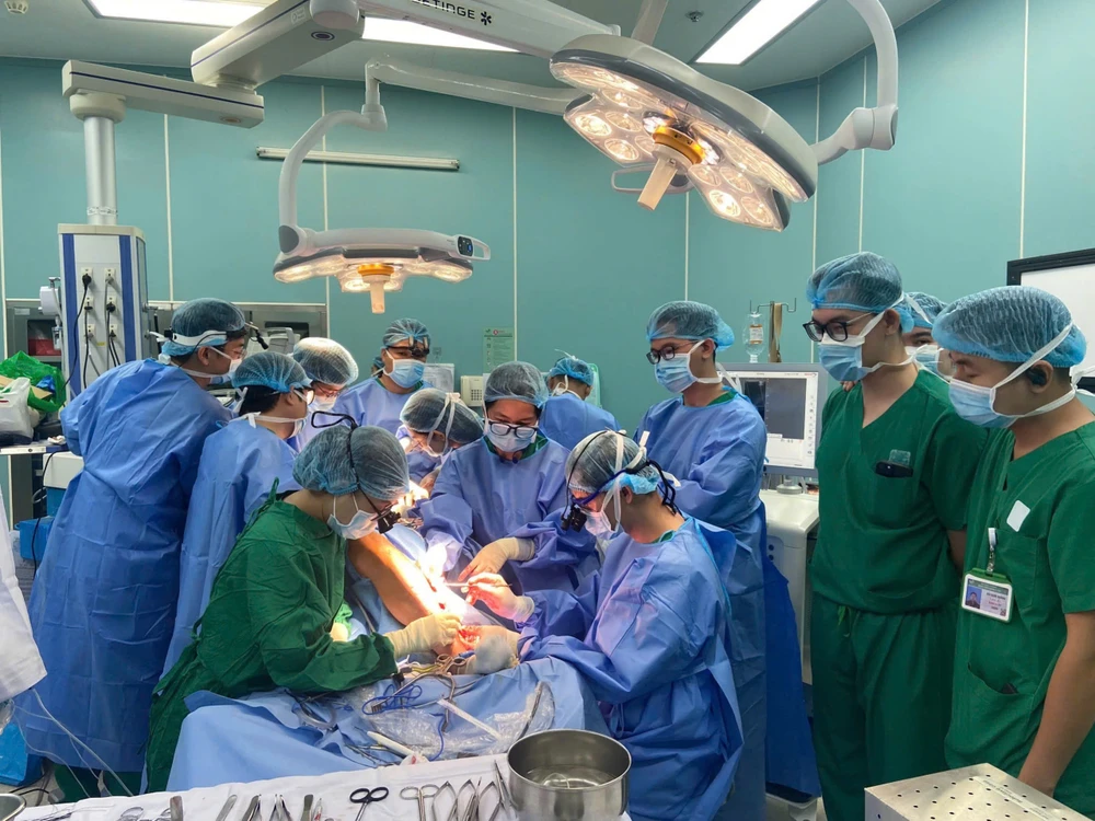 bệnh nhân bị khối u lành tính - 1