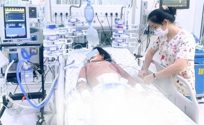 Bệnh nhi điều trị sốt xuất huyết