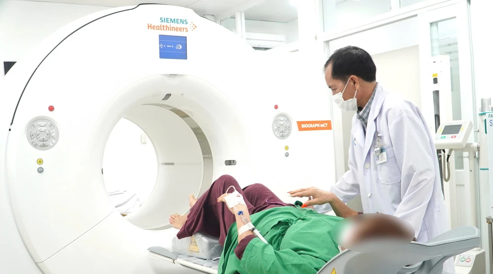 Bệnh nhân ung thư chụp PET/CT
