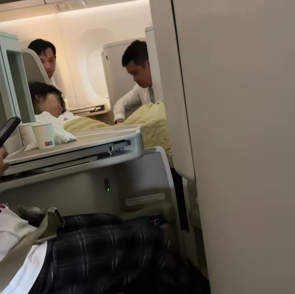 cứu bé gái bị co giật vì hạ can xi máu