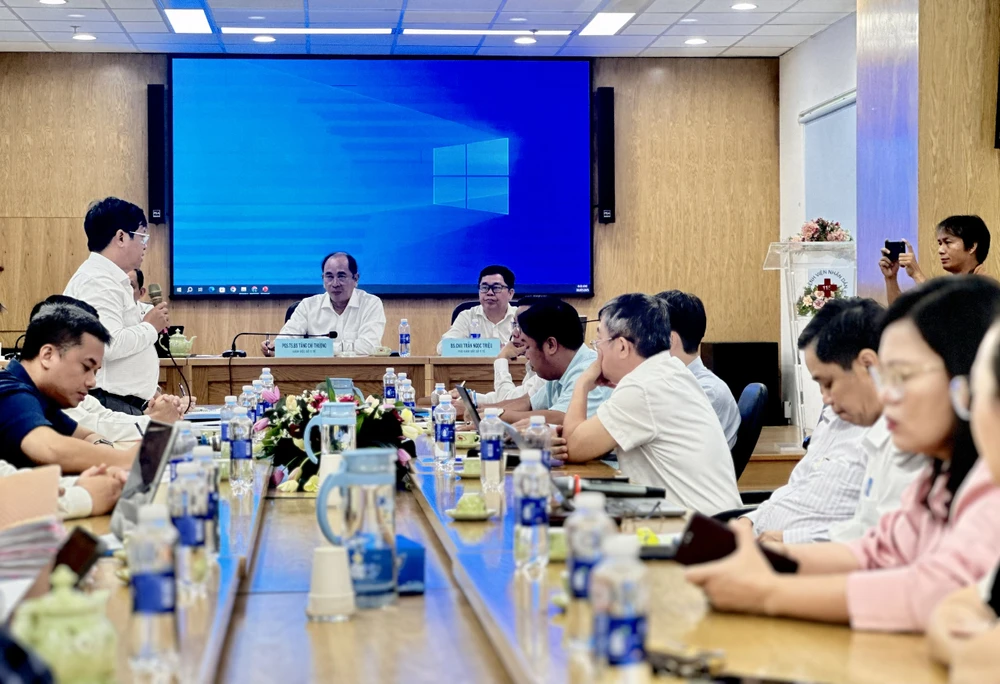 họp khẩn về giải pháp ngăn ngừa tình trạng 'cò bệnh viện'