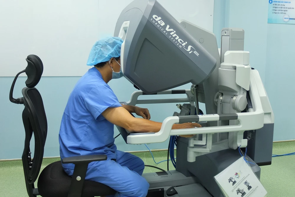 phau-thuat-robot (1).png