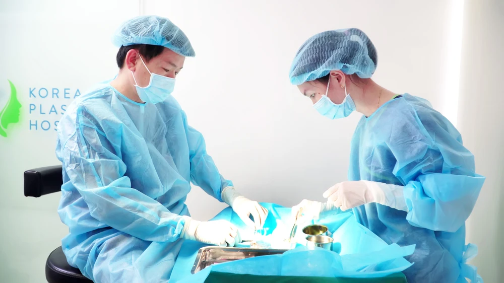 biến chứng sau nâng mũi phong thủy