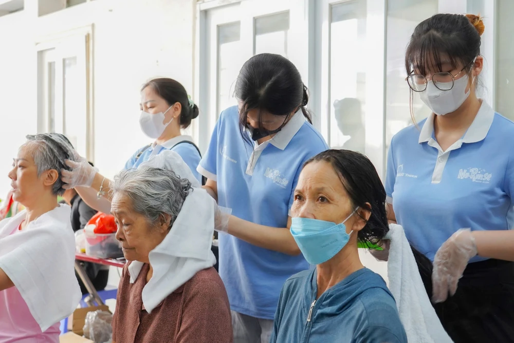 Ngay-phu-nu-Viet-Nam (1).jpg