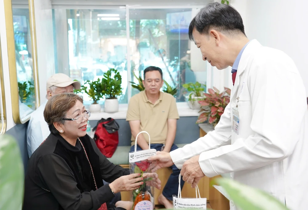 Ngay-phu-nu-Viet-Nam (5).jpg