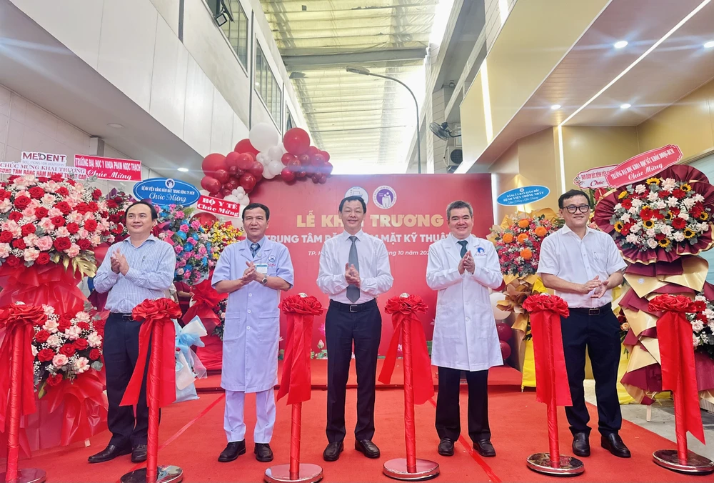 trung-tam-rang-ham-mat (2).jpg