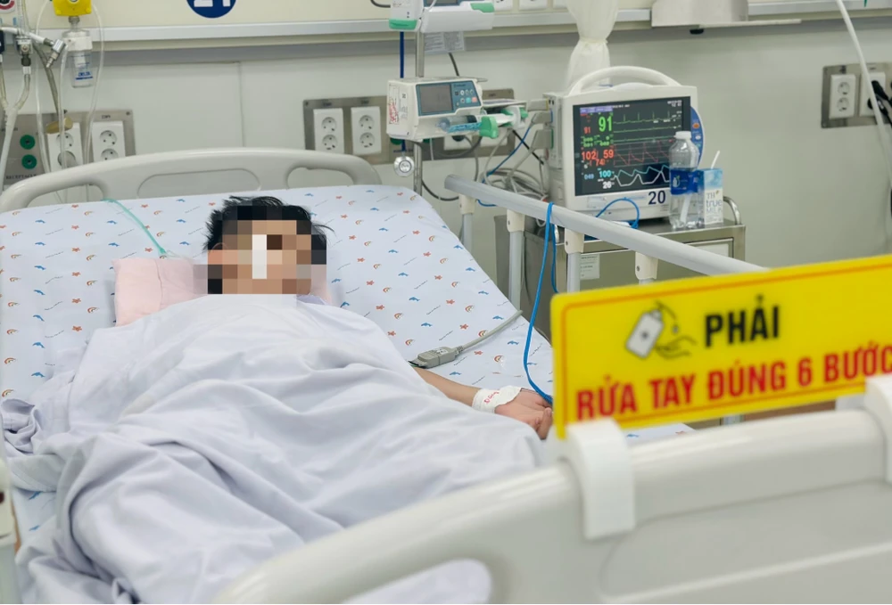 sot-xuat-huyet (1).jpg