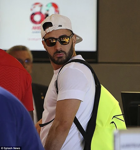 Không được đá Euro vì scandal clip sex, Benzema sang Mỹ du lịch ảnh 1