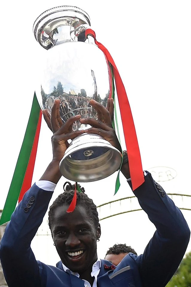 Quá khứ đau buồn của người hùng Eder ảnh 6 Eder