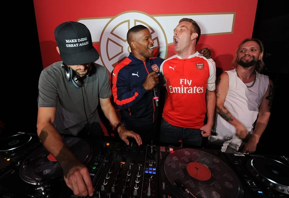 Jamie Fox bùng nổ trên bàn DJ