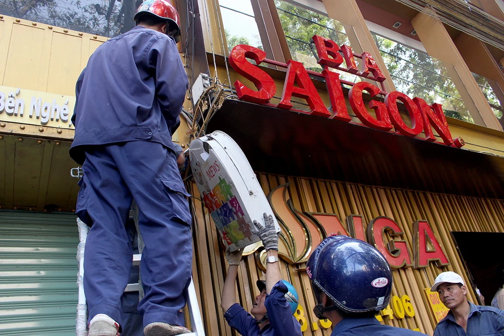 Ông Hải xử lý hàng loạt nhà hàng lấn chiếm vỉa hè ảnh 3