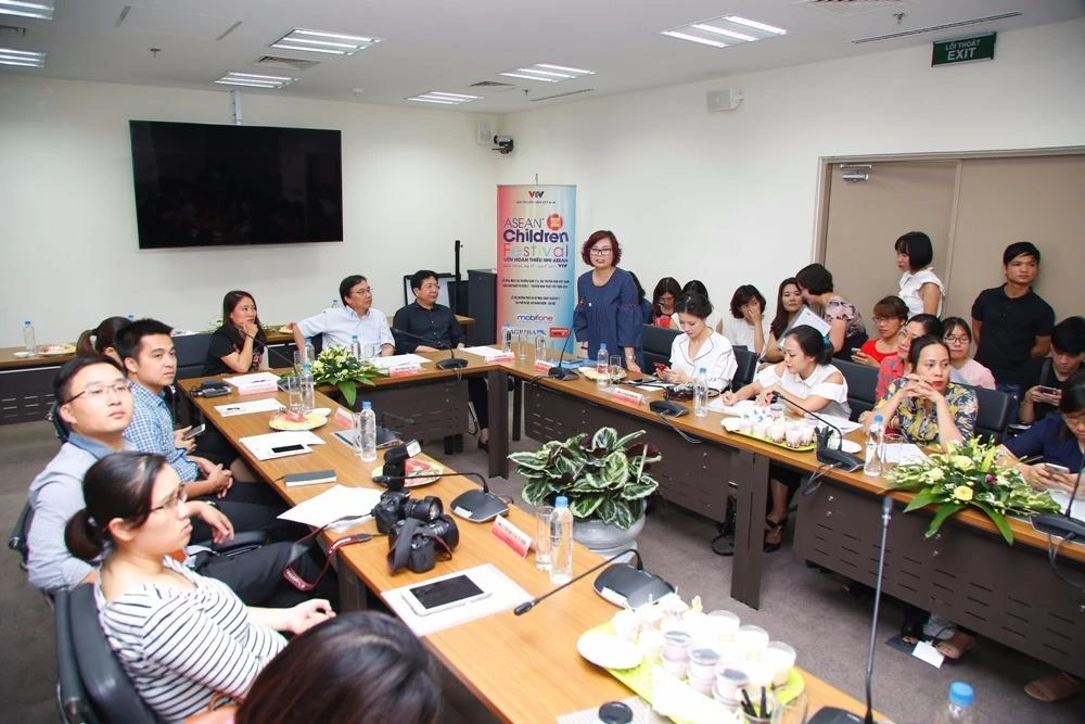 Quang cảnh buổi họp báo.