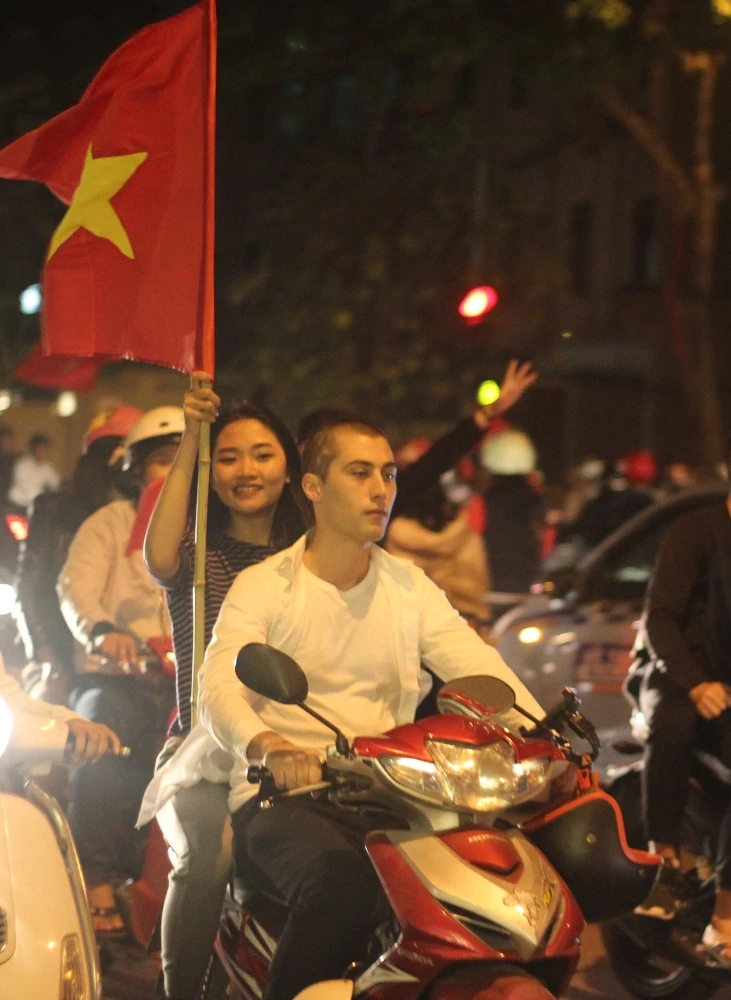 Bộ trưởng Bộ VH-TT&DL: U-23 VN thắng quá kiên cường ảnh 1