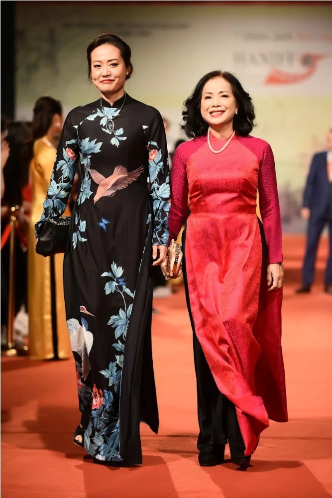 Nữ diễn viên 'Nhắm mắt thấy mùa hè' giành giải cao ảnh 4