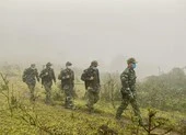 Hình ảnh lính biên phòng tuần tra giữa trời đông giá rét