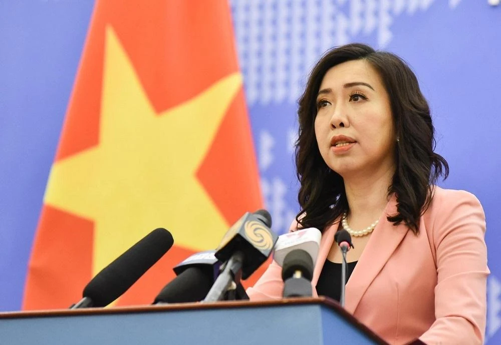 Người phát ngôn Bộ Ngoại giao Lê Thị Thu Hằng trả lời câu hỏi của báo chí. Ảnh: NGUYỄN HỒNG