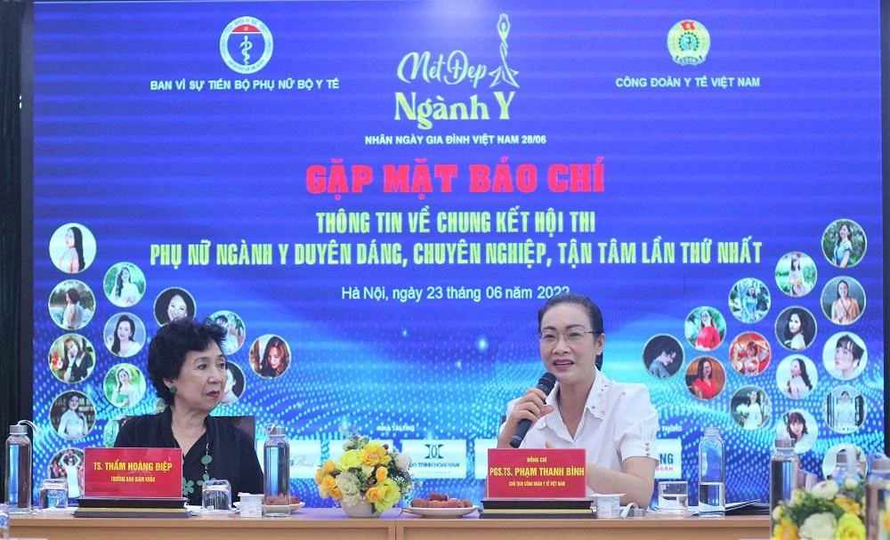 Đại diện BTC trả lời câu hỏi của báo chí. Ảnh: VT Đại diện BTC trả lời câu hỏi của báo chí. Ảnh: VT