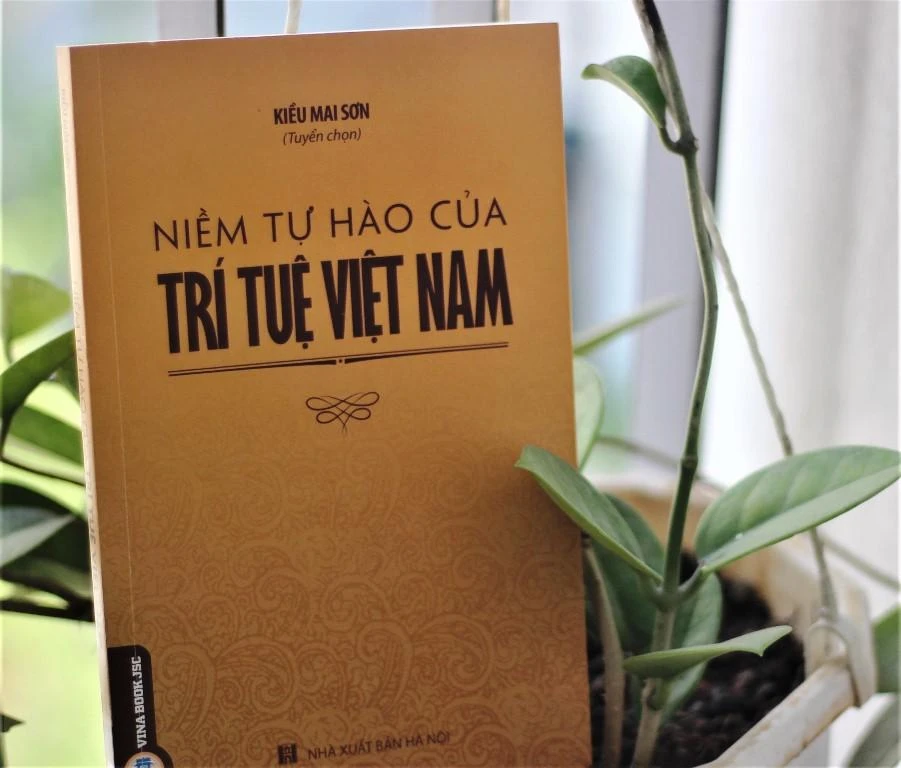 Bìa cuốn sách. Ảnh: VT