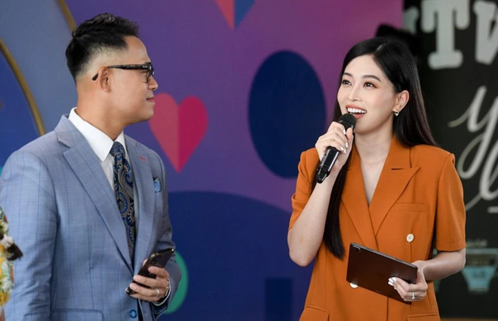 Á hậu Phương Nga, MC Đức Bảo là những MC trong chương trình. Ảnh: VT Á hậu Phương Nga, MC Đức Bảo là những MC trong chương trình. Ảnh: VT