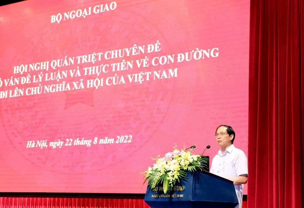 Bộ trưởng Bộ Ngoại giao Bùi Thanh Sơn phát biểu tại Hội nghị. Ảnh: BNG