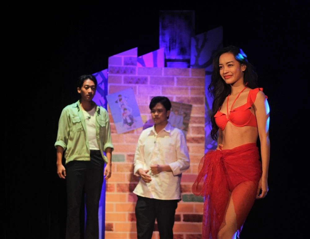 Hình ảnh trong vở kịch. Ảnh: VIẾT THỊNH