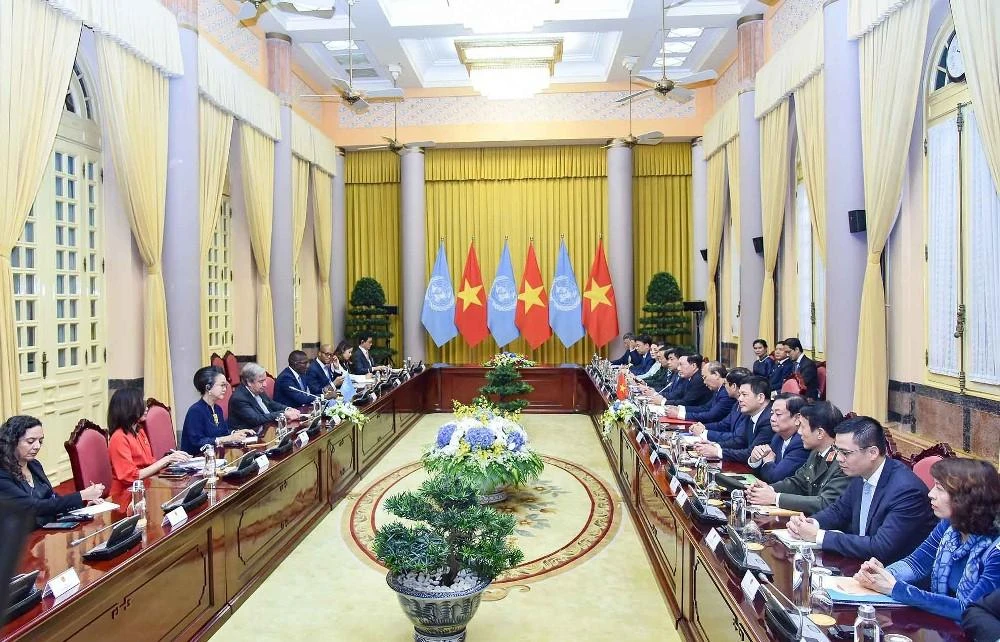 Sau lễ đón chính thức, Chủ tịch nước Nguyễn Xuân Phúc đã hội đàm với Tổng Thư ký Liên hợp quốc António Guterres. Ảnh: NGUYỄN HỒNG