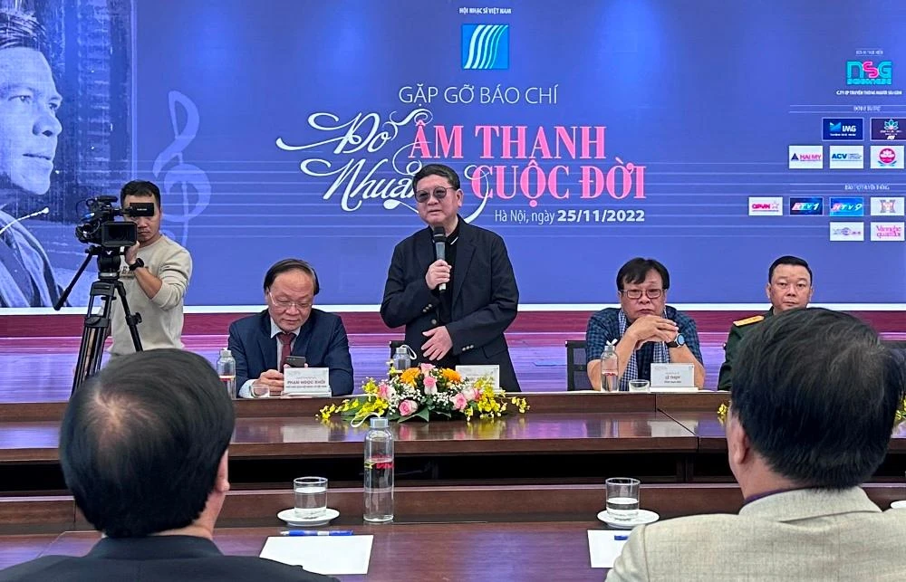 Nhạc sĩ Đức Trịnh thông tin về các hoạt động nổi bật của Hội. Ảnh: VT