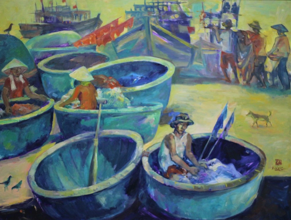 Hình ảnh làng chài trong một bức ảnh được trưng bày tại triển lãm.