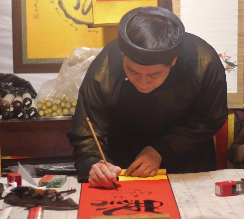 Hội chữ Xuân năm nay có chủ đề "Sư đạo tôn nghiêm". Ảnh: VT