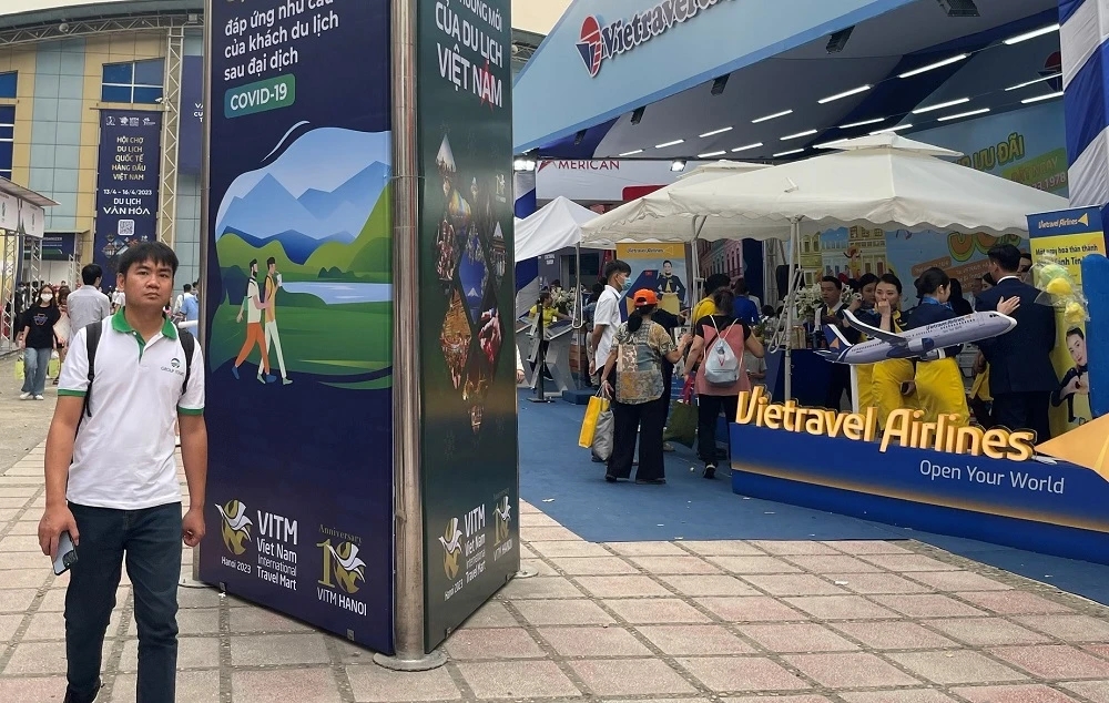 Hội chợ thu hút sự quan tâm của đông đảo công chúng.