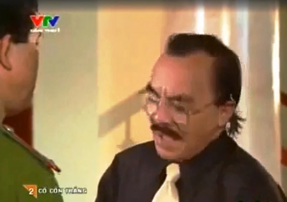 Diễn viên Hồng Đức đóng trong phim "Cảnh sát hình sự: Cổ cồn trắng" - phát năm 2002. Nguồn: VTV.